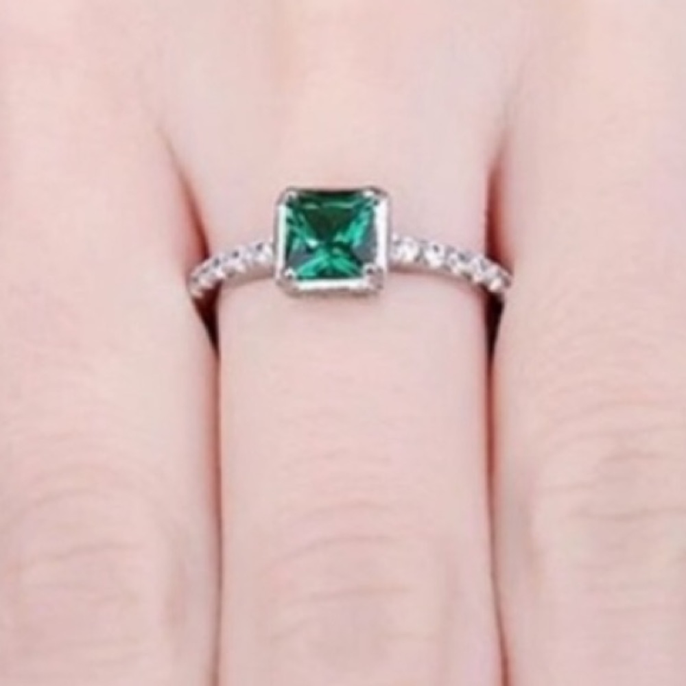 0.53ct Princess Cut Emerald Ring - Picture 5 of 7